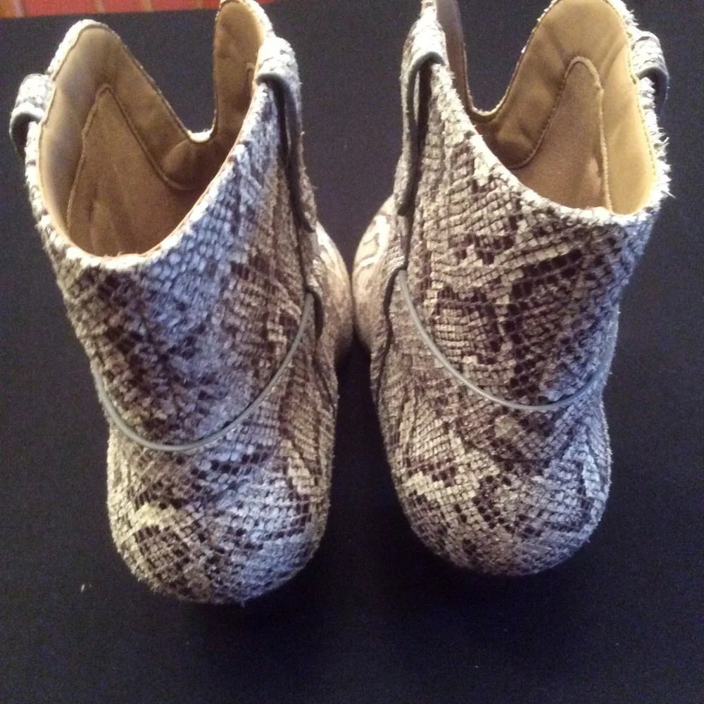AEROSOLES nwot martha